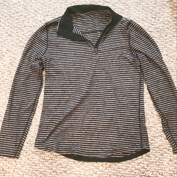 Men's Lululemon Pullover - Picture 2 of 6